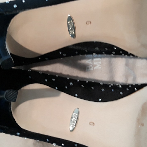 NIB Badgely Mischka EMI pumps in black - Picture 6 of 16